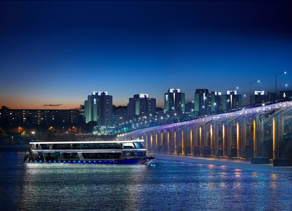 Menikmati Han River Cruise Pemandangan Kota dari Sungai